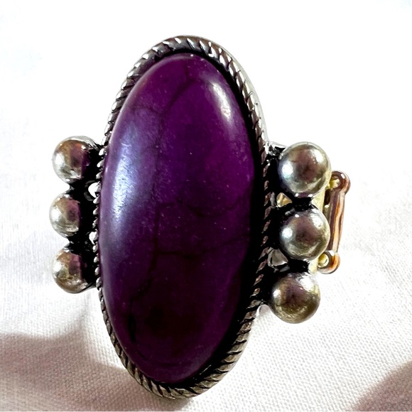 Bundle of Four Adjustable Costume Jeweled Rings~Each Very Unique and Different - Picture 6 of 7